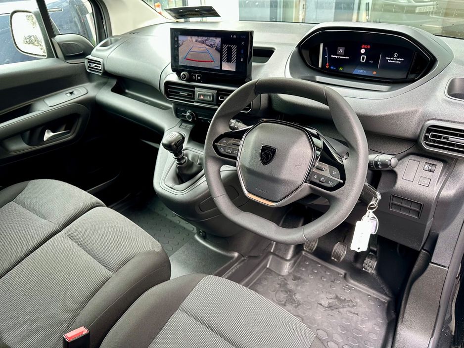 2025 Peugeot Partner