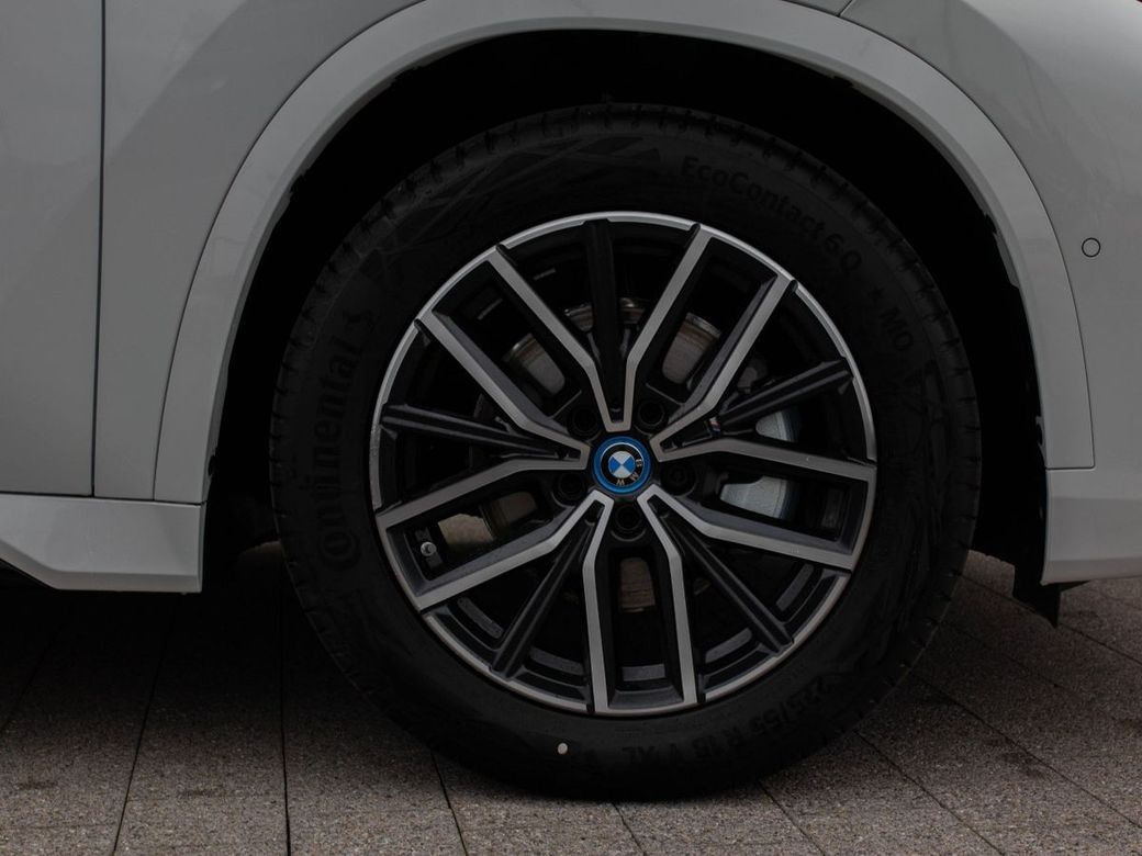 2025 BMW iX1