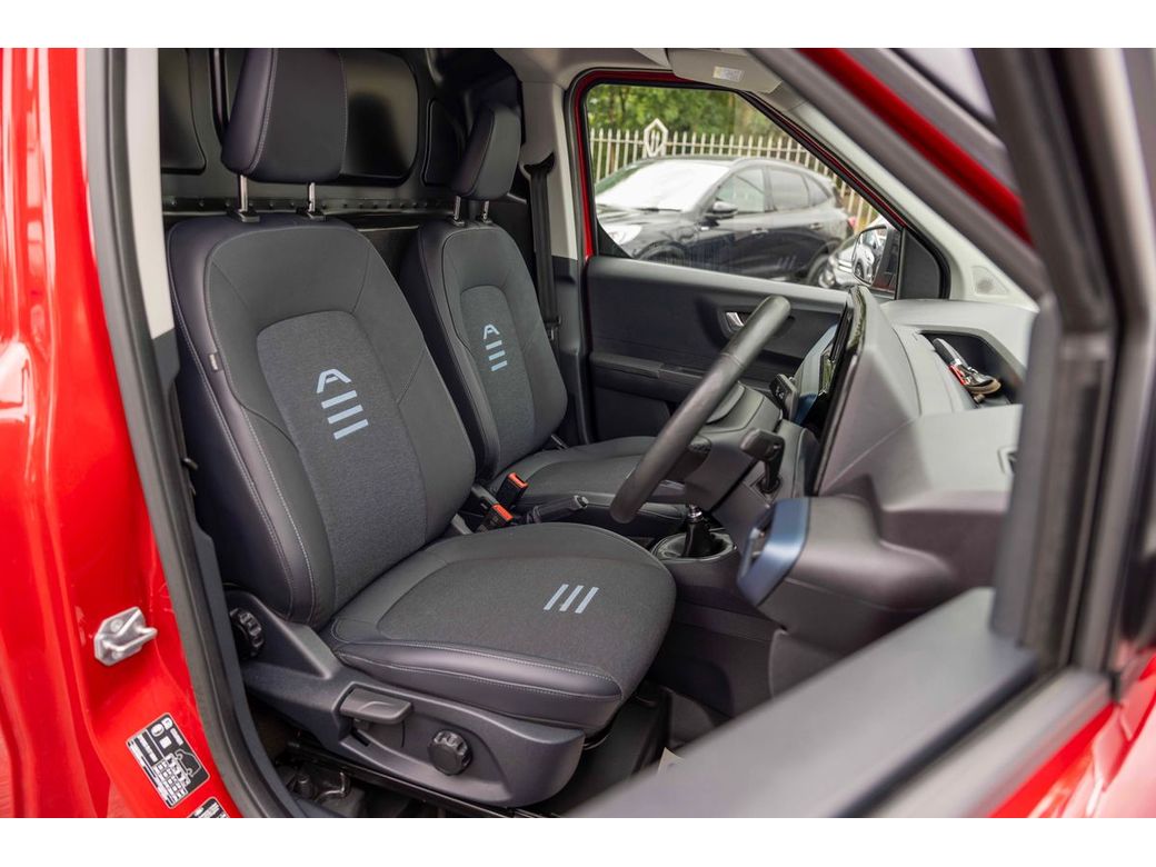 2025 Ford Transit Courier