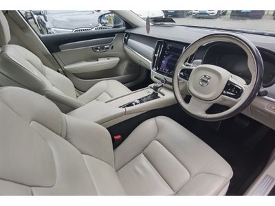2017 Volvo S90