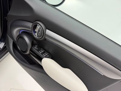 2022 Mini Hatch