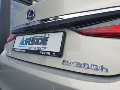 2019 Lexus ES 300h