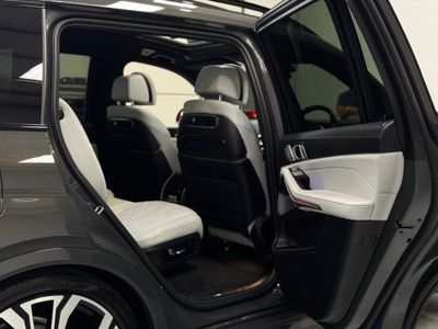 2023 BMW X7