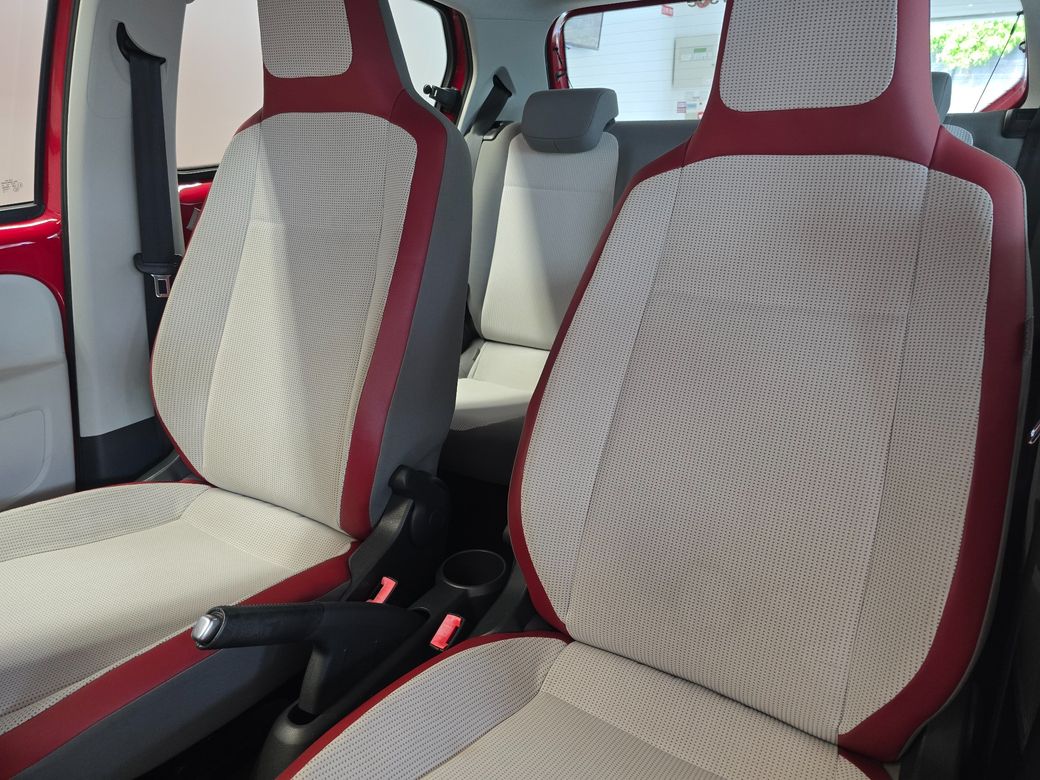 2016 Volkswagen up!