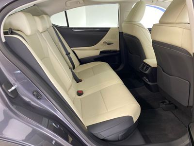 2022 Lexus ES 300h