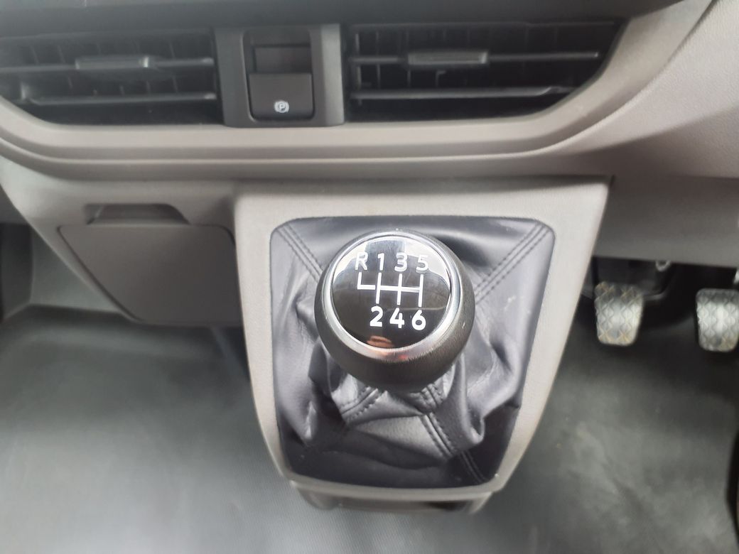 2025 Volkswagen Transporter