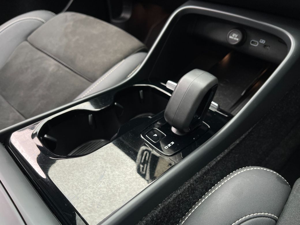 2022 Volvo XC40