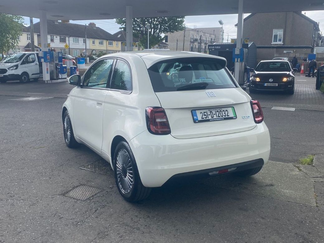 2025 Fiat 500e