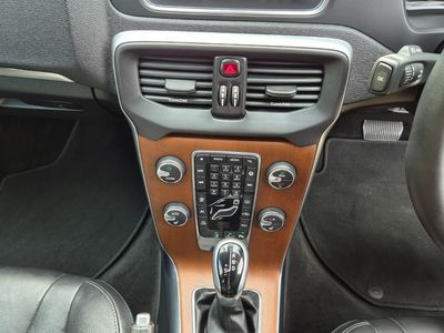 2018 Volvo V40