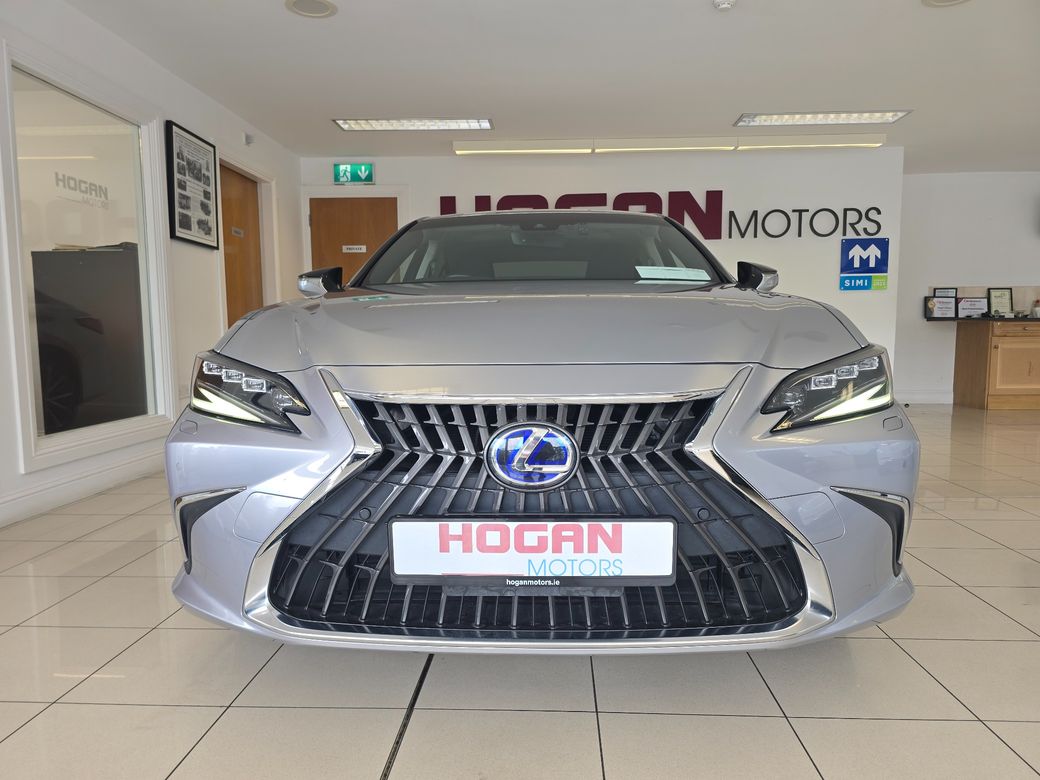 2022 Lexus ES 300h