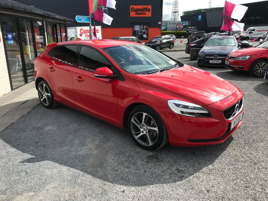 2018 Volvo V40