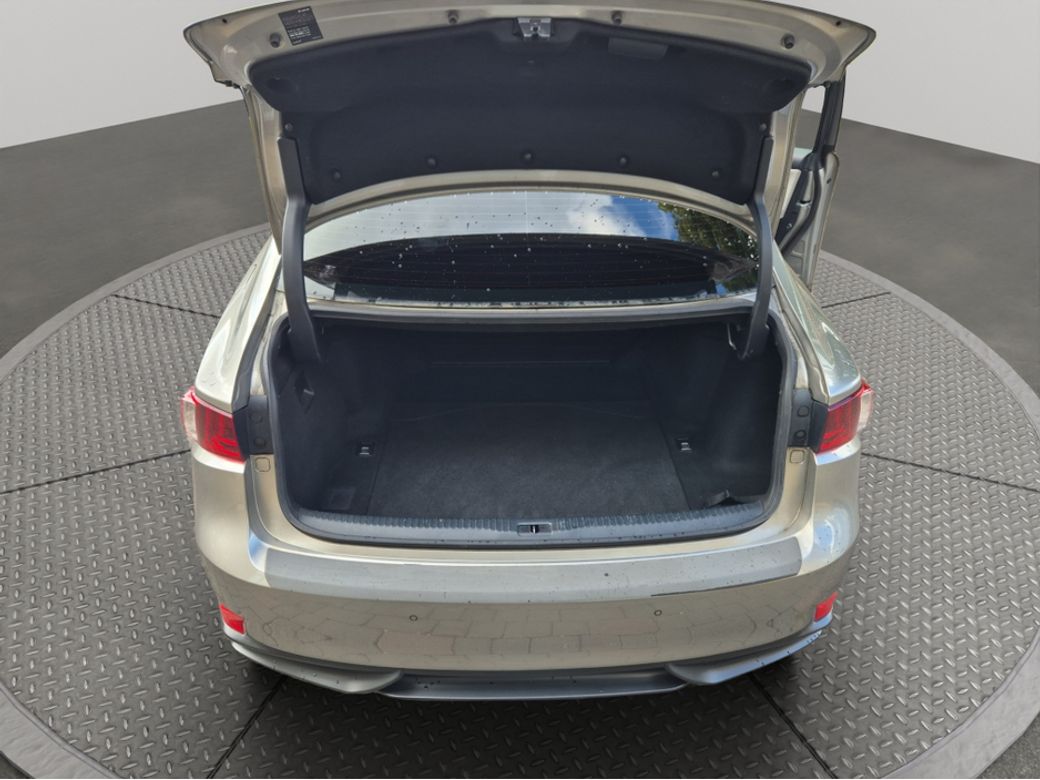 2015 Lexus IS 300h