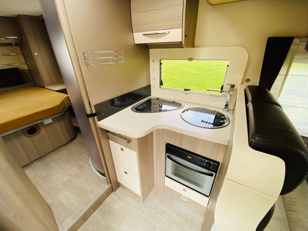 2015 CHAUSSON 718 EB WELCOME R.H.D ISLAND BED 