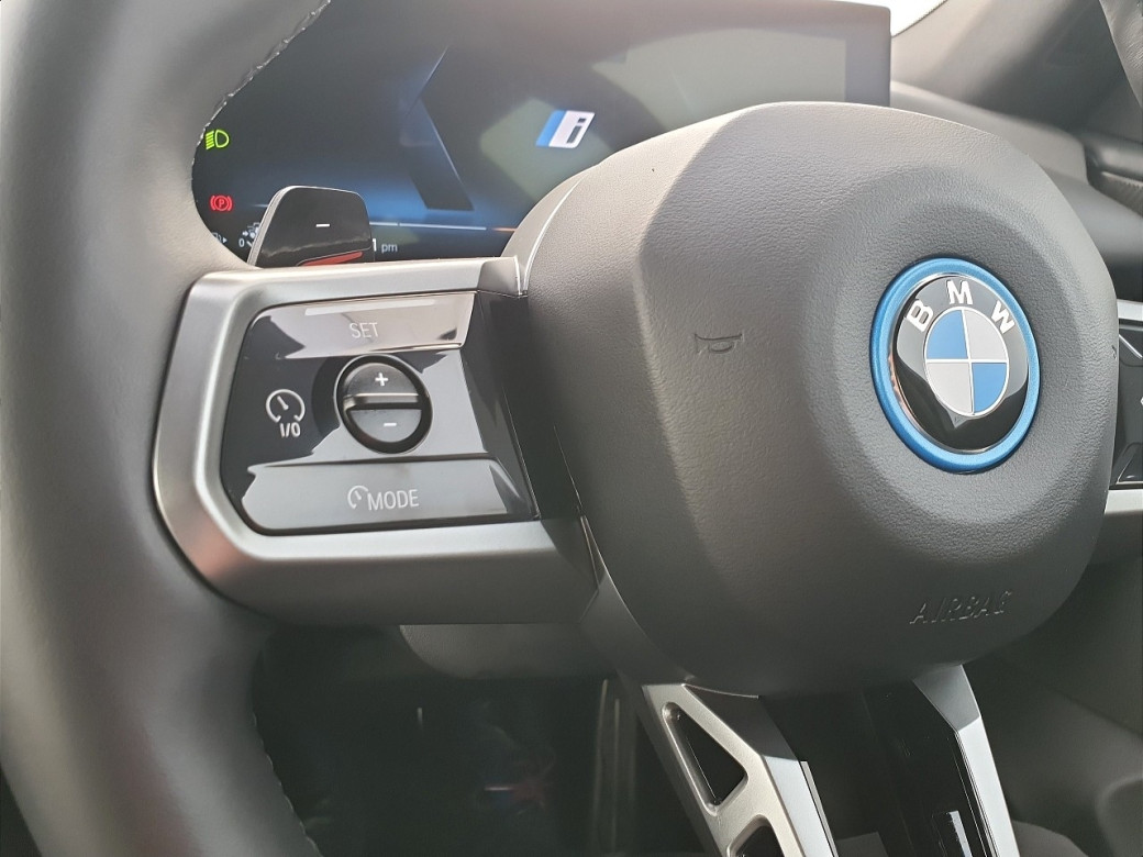 2025 BMW 530