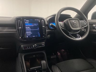 2025 Volvo XC40