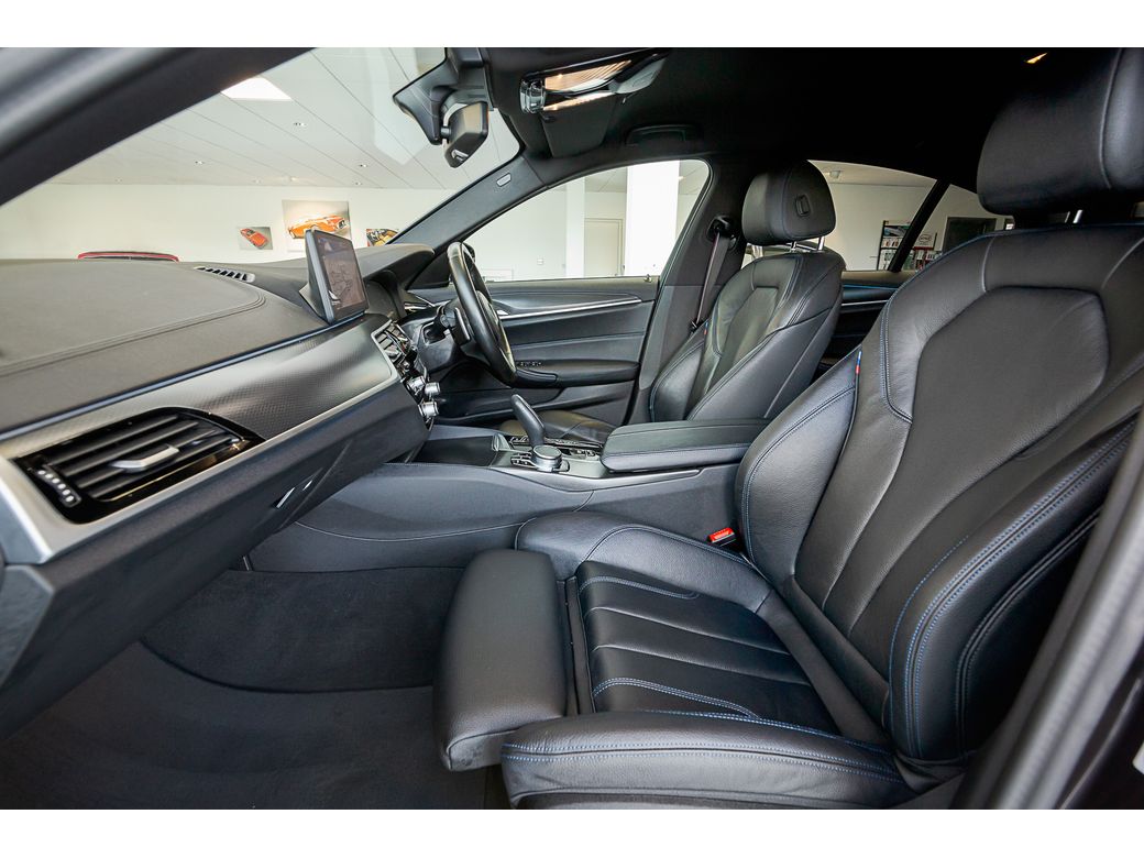 2023 BMW 530