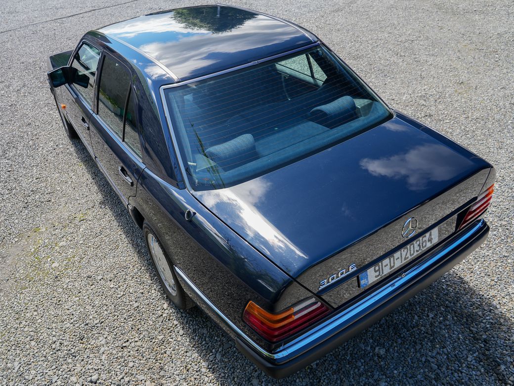 1991 Mercedes-Benz E 300