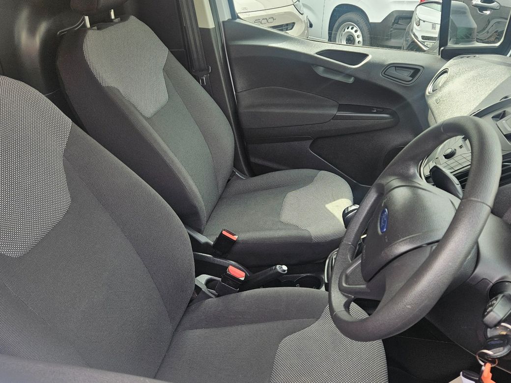 2022 Ford Transit Courier