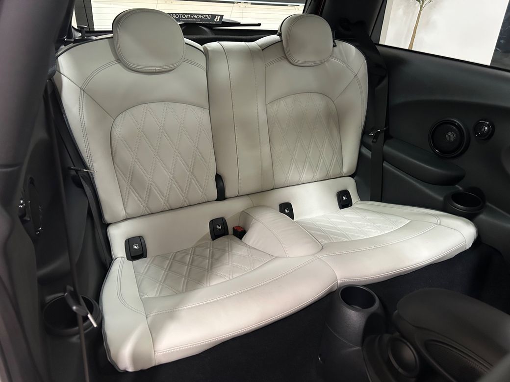 2022 Mini Hatch
