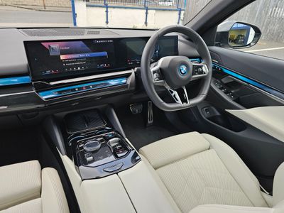 2025 BMW i5