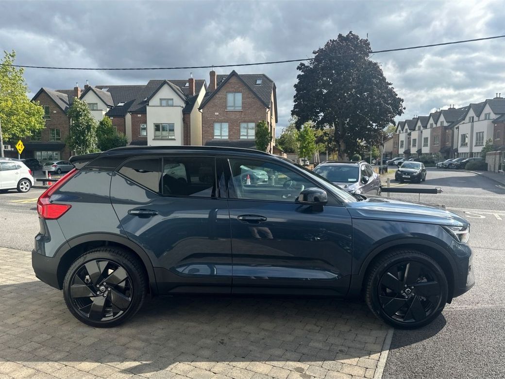 2026 Volvo EX40