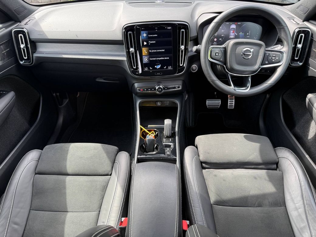 2022 Volvo XC40
