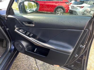 2017 Lexus IS 300h