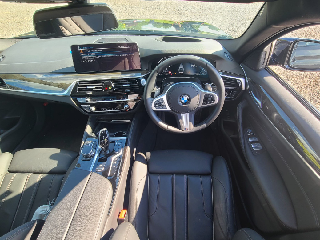 2021 BMW 530