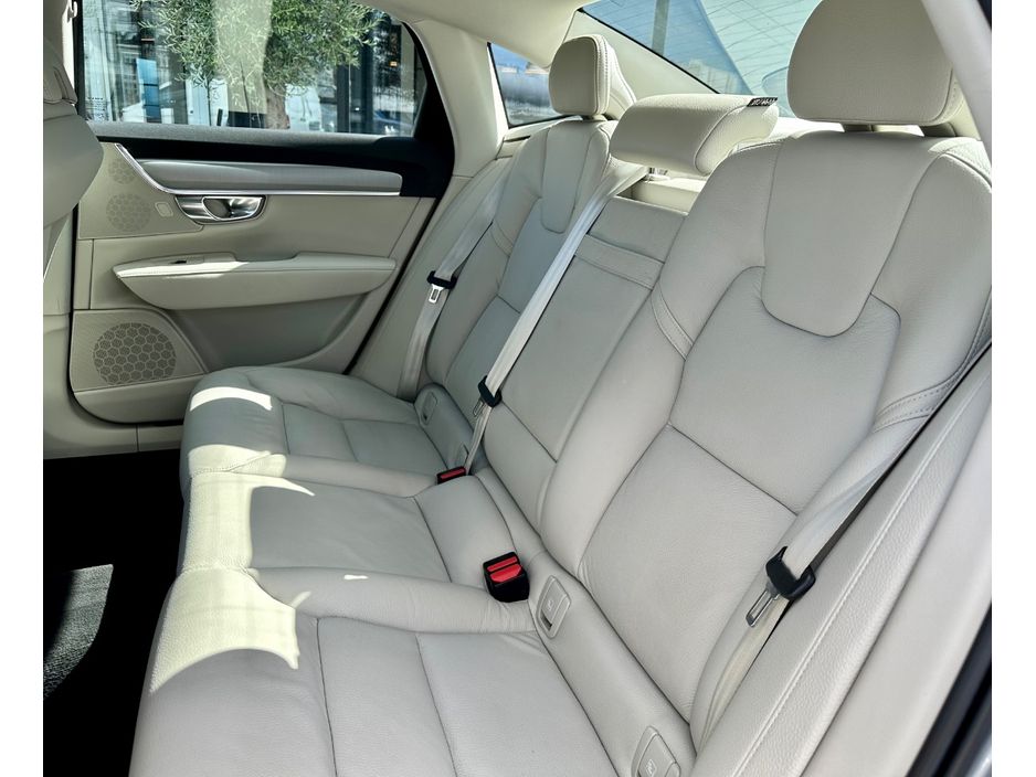 2021 Volvo S90