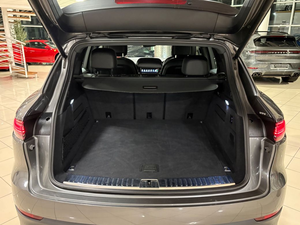 2022 Porsche Cayenne