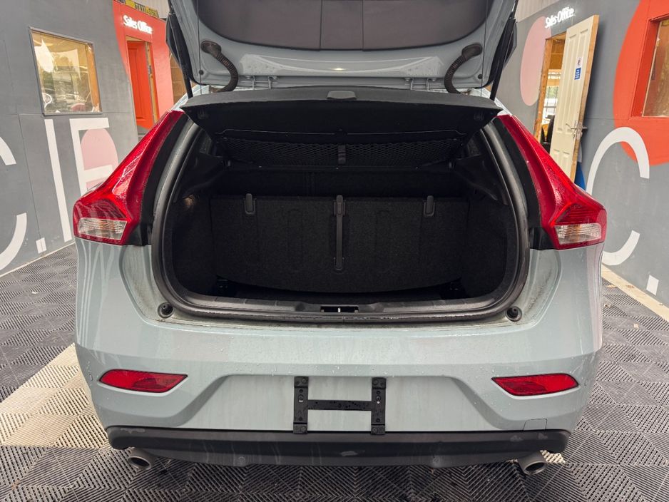 2017 Volvo V40