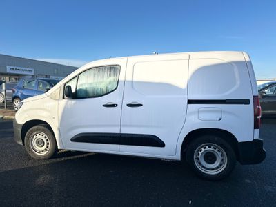 2025 Peugeot Partner