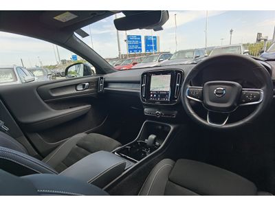 2022 Volvo C40