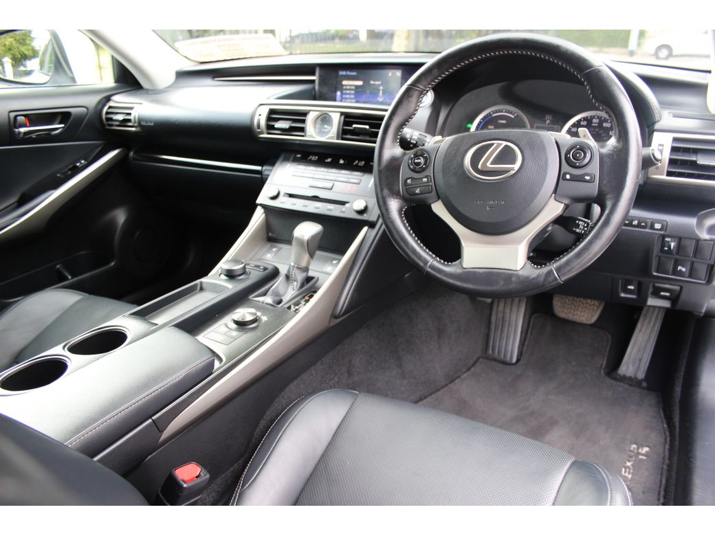 2015 Lexus IS 300h