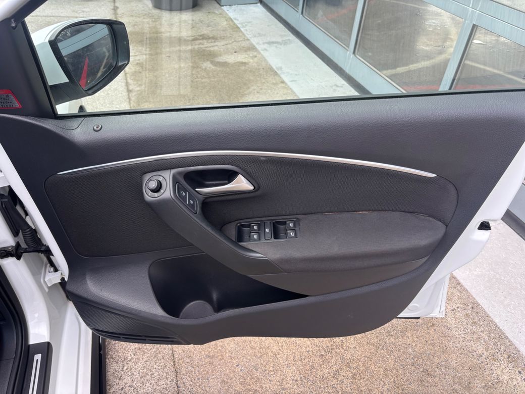 2015 Volkswagen Polo