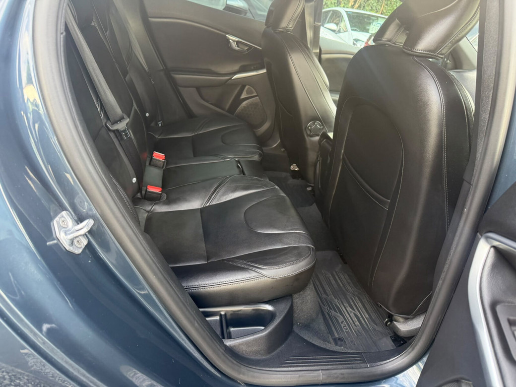 2019 Volvo V40