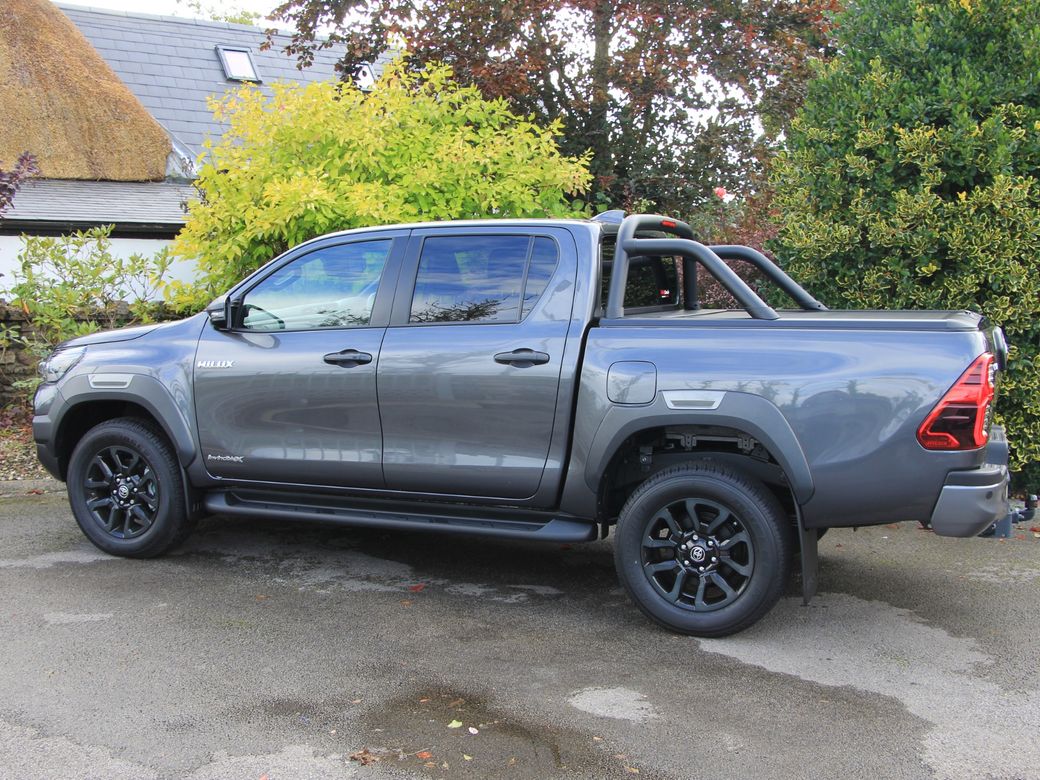 2025 Toyota Hilux