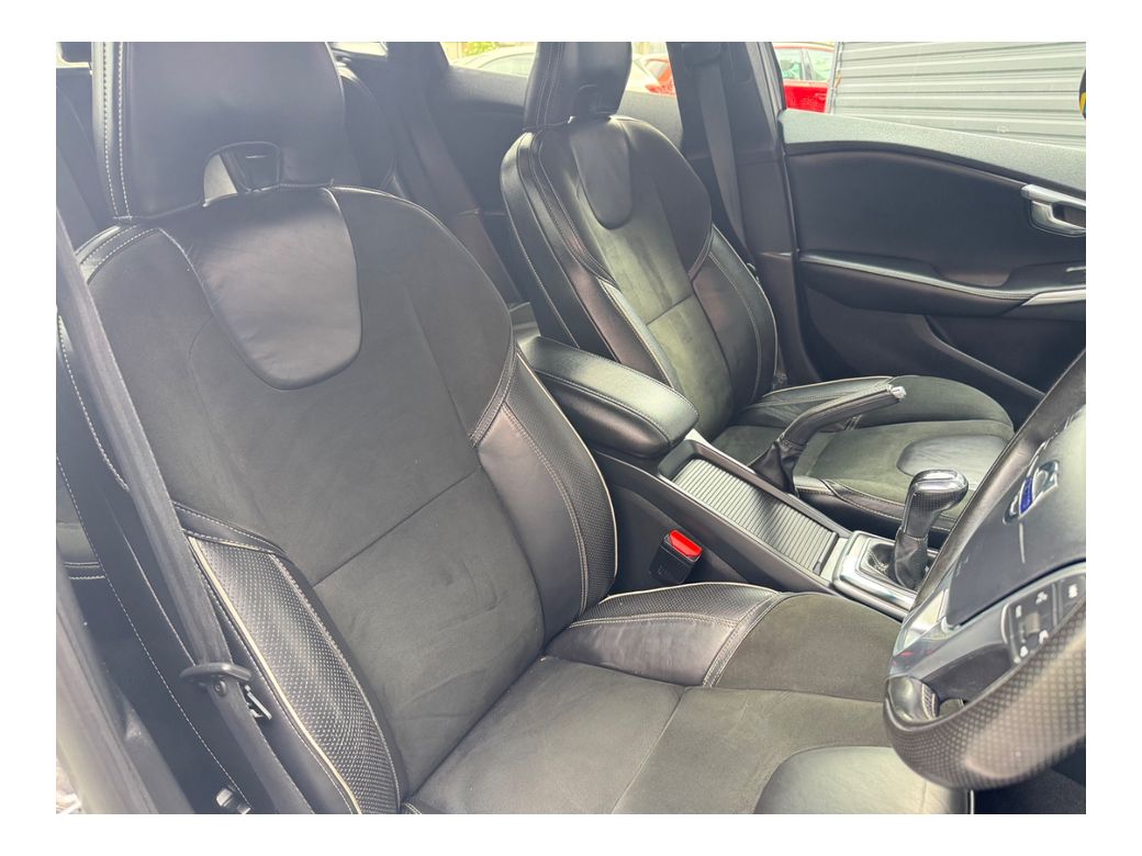 2016 Volvo V40
