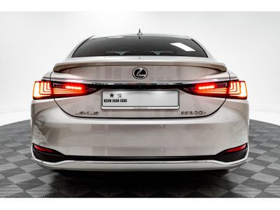 2023 Lexus ES 300h
