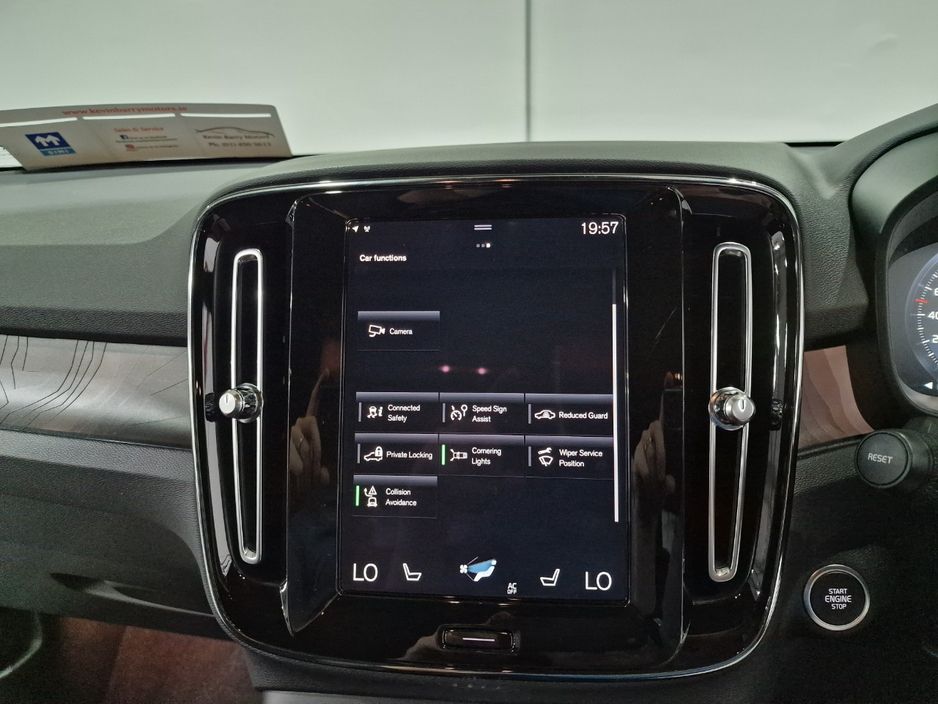 2023 Volvo XC40