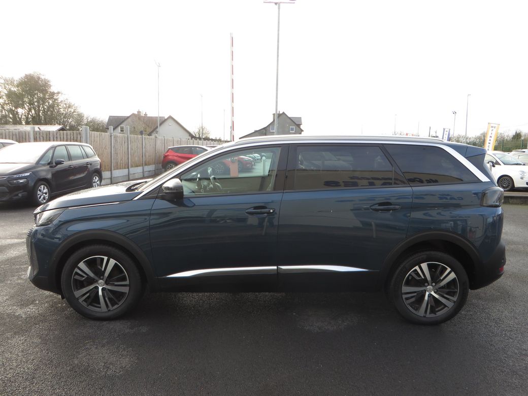 2022 Peugeot 5008