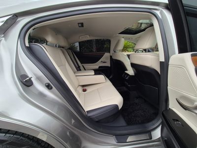 2023 Lexus ES 300h