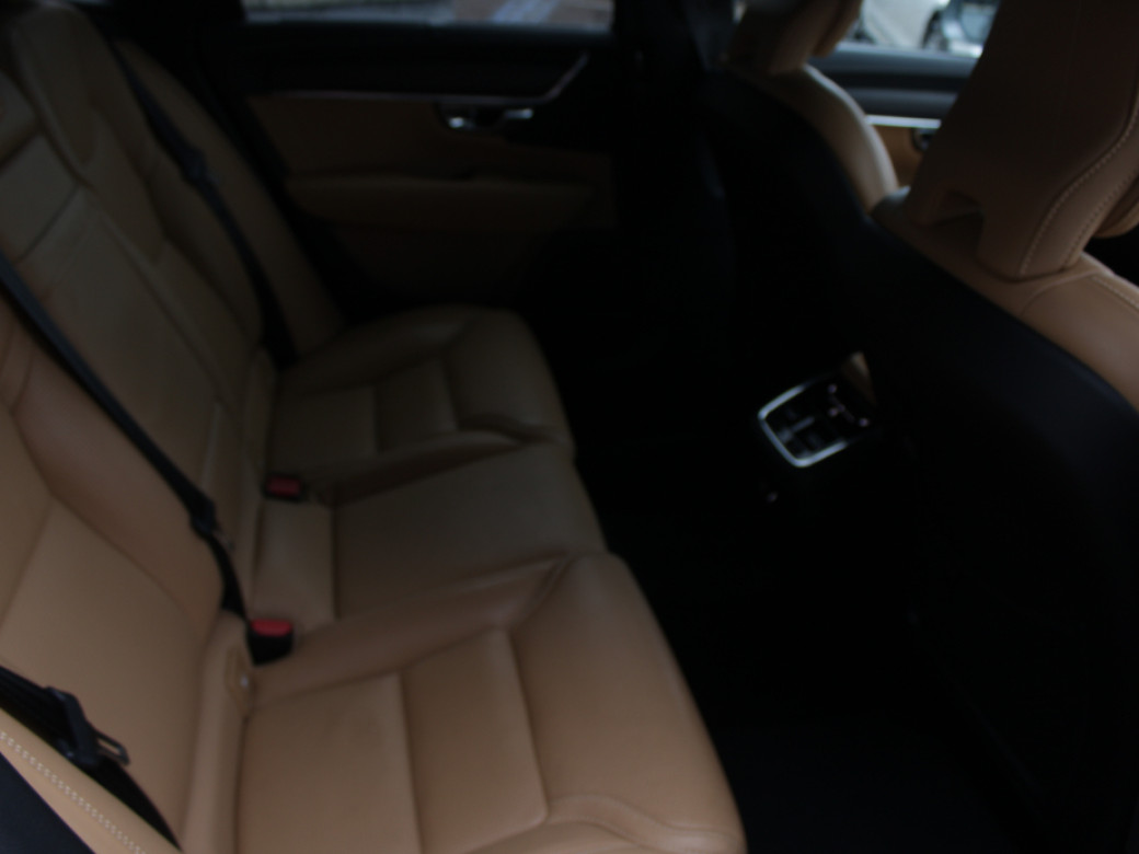 2021 Volvo V90 Cross Country