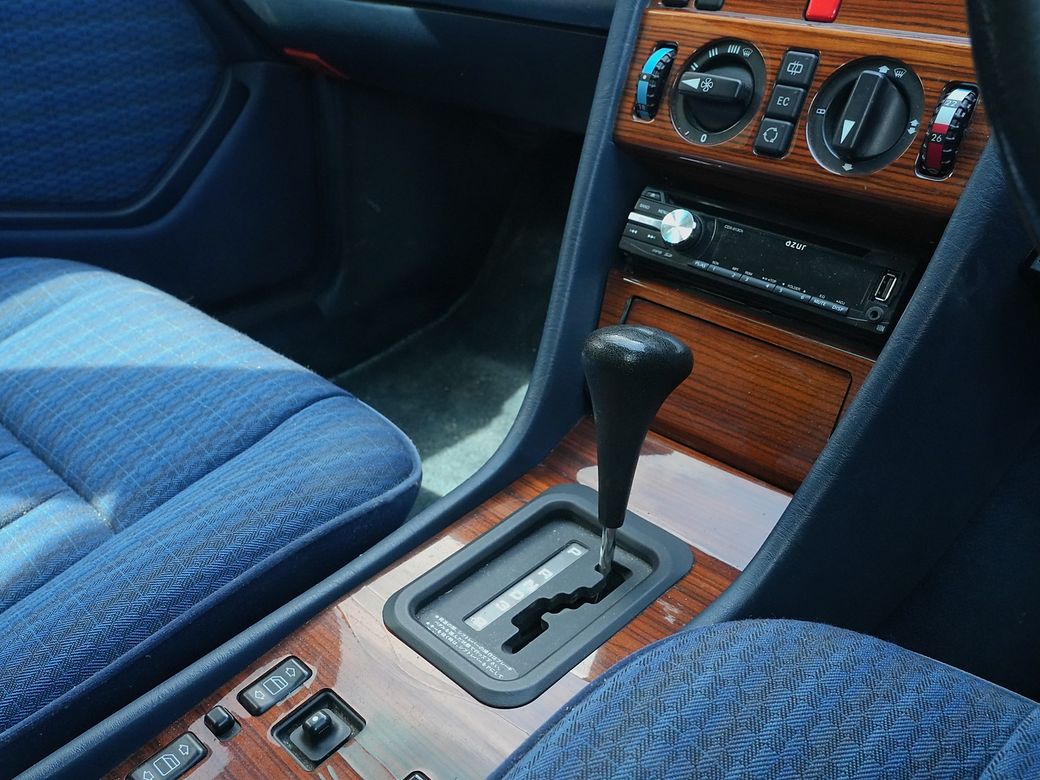 1991 Mercedes-Benz E 300