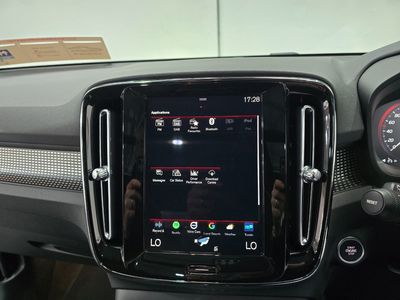 2022 Volvo XC40