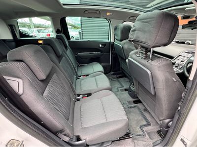 2013 Peugeot 5008