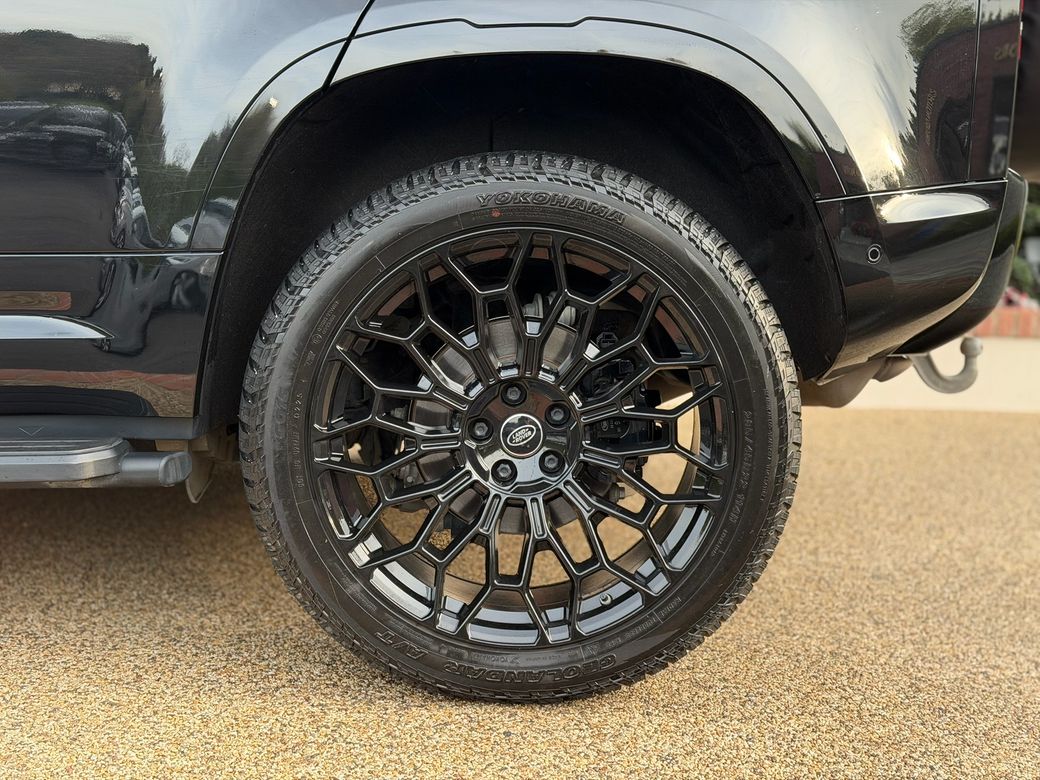 2025 Land Rover Defender