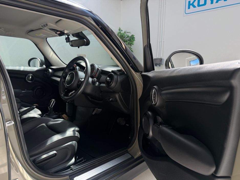 2019 Mini Hatch