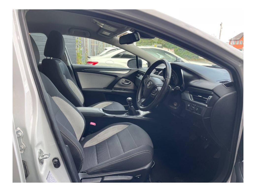 2016 Toyota Avensis