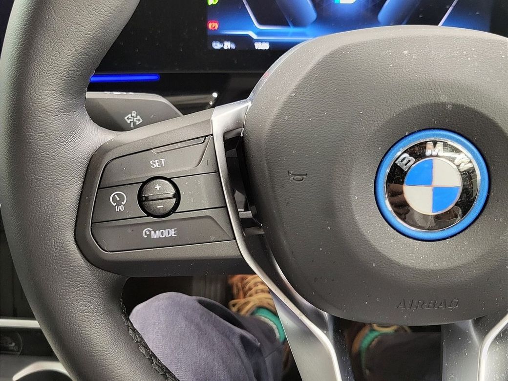 2025 BMW iX1